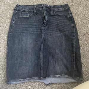 Universal thread denim skirt